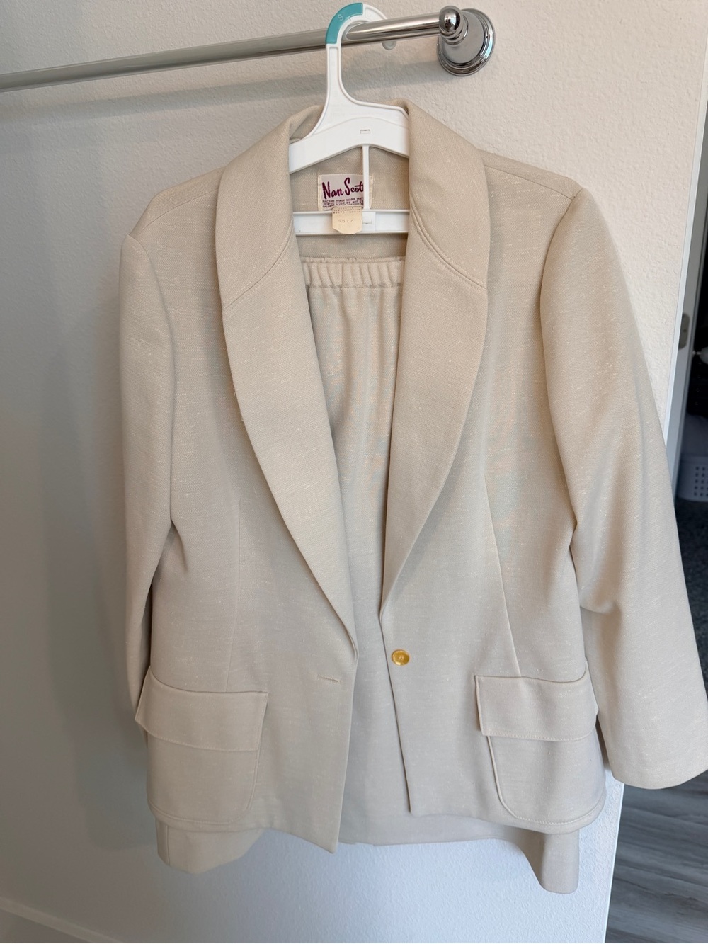 VINTAGE Scott Beige Shawl-Collar Blazer